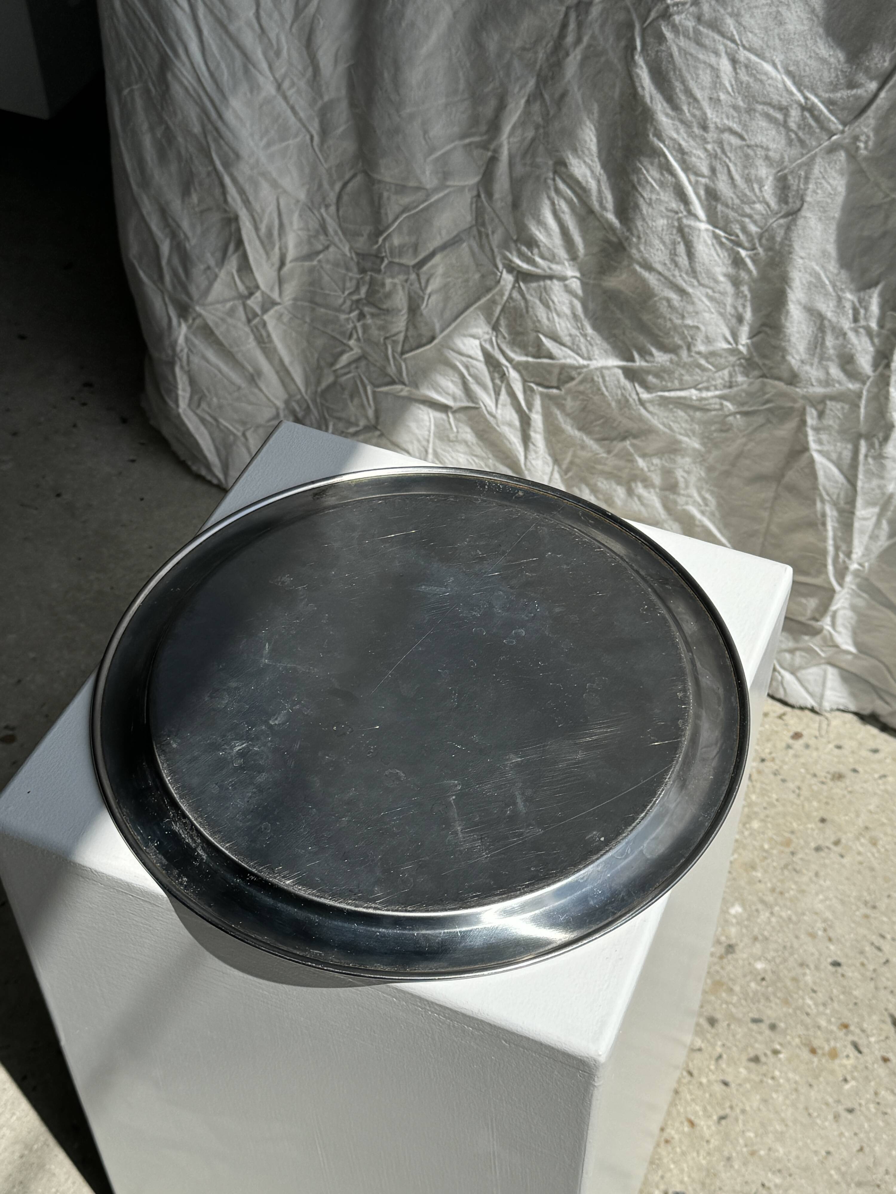 Avon Blason metal tray 1886 - 1976