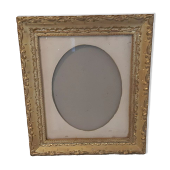 Photo frame 1900 in wood and golden stuk