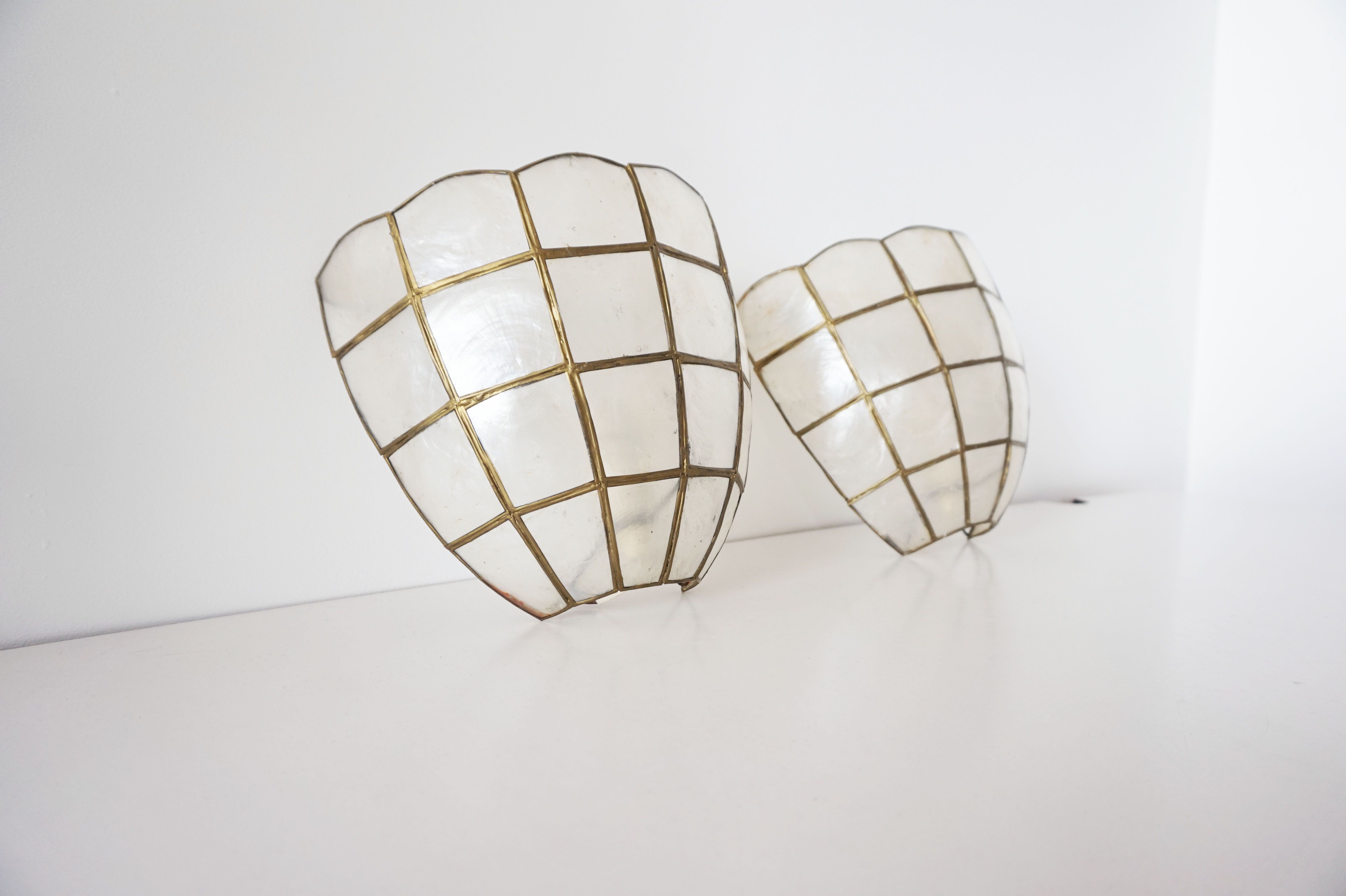 Pair of wall lamps in vintage mother-of-pearl shell shape