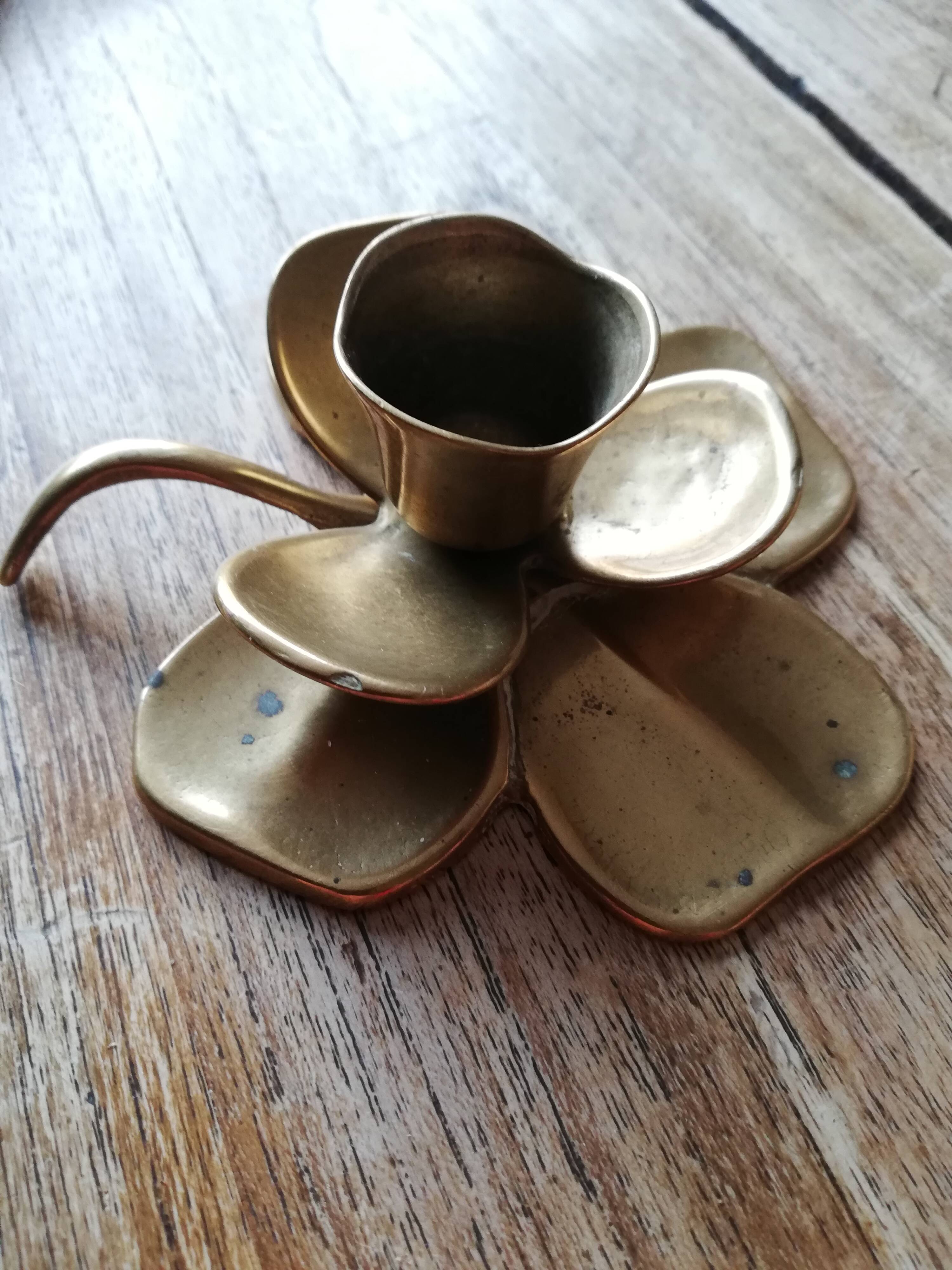 Brass candle holder copper color in the shape of a flower, Vintage