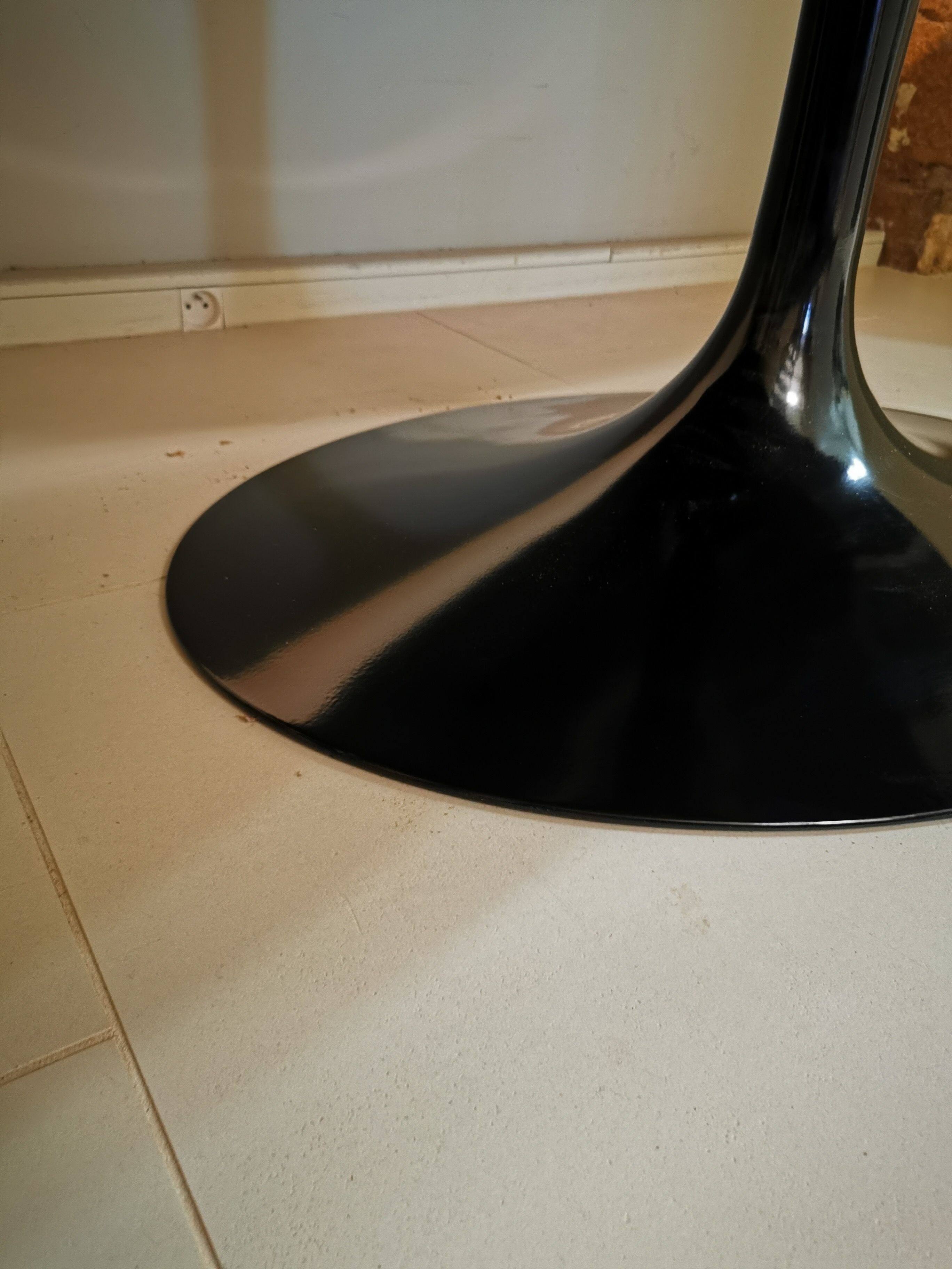Table Eero Saarinen pour Knoll ovale 198 cm marbre noir marquina