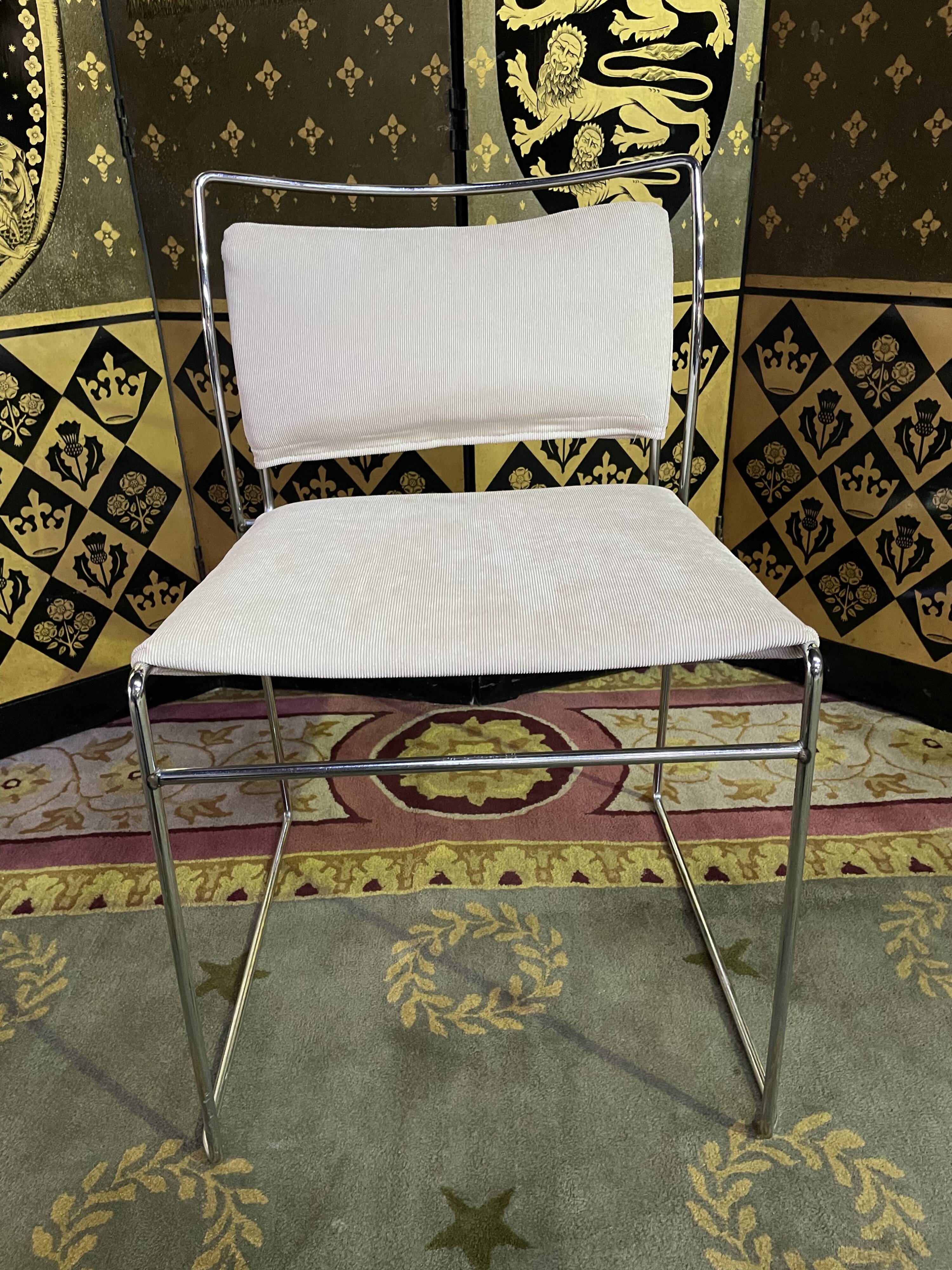 8 1970 chairs in chromed metal "made an Italy" restored