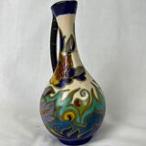 Amphore à motifs floraux