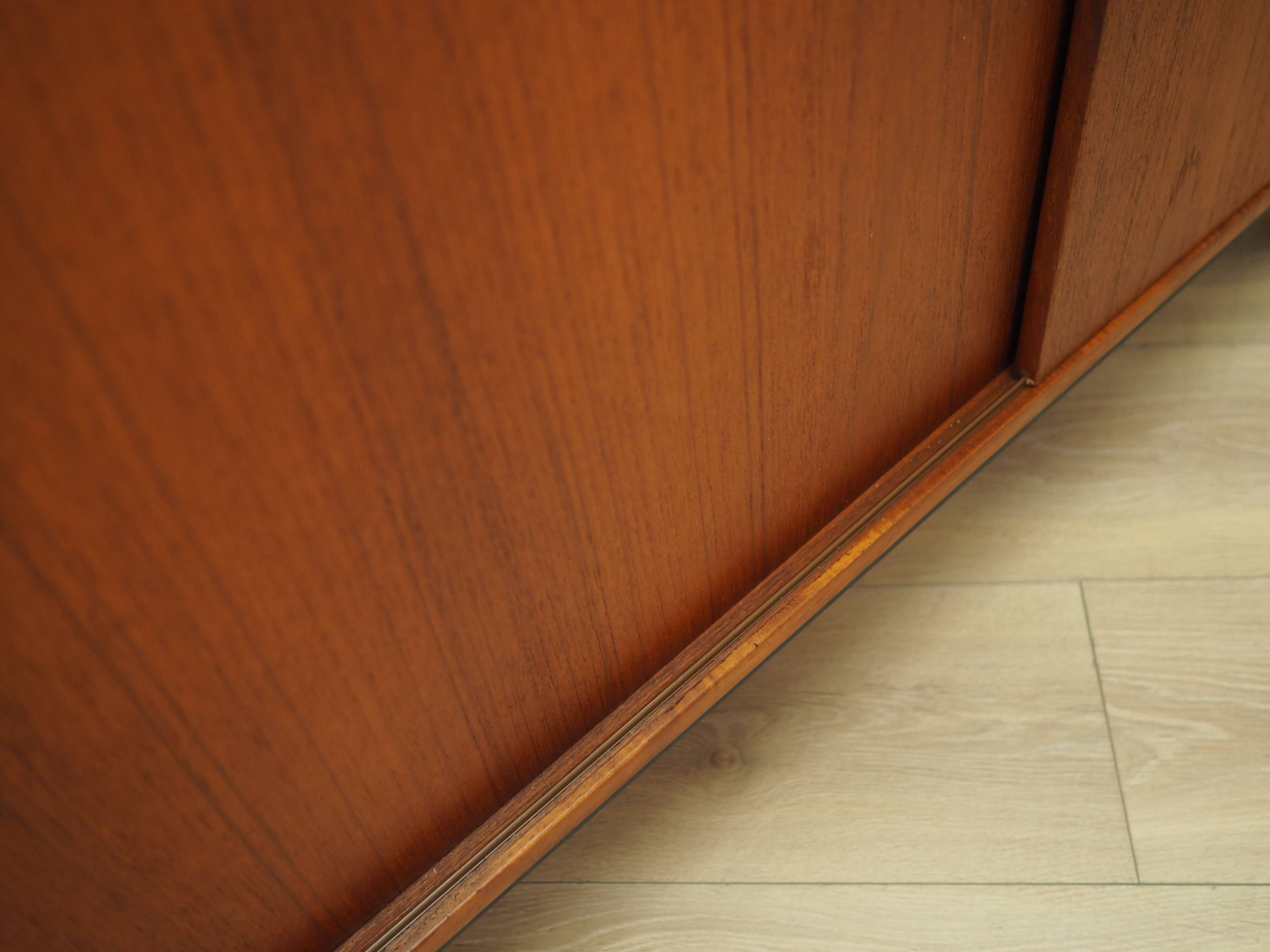 Buffet en teck, design danois, années 1970, production : Danemark