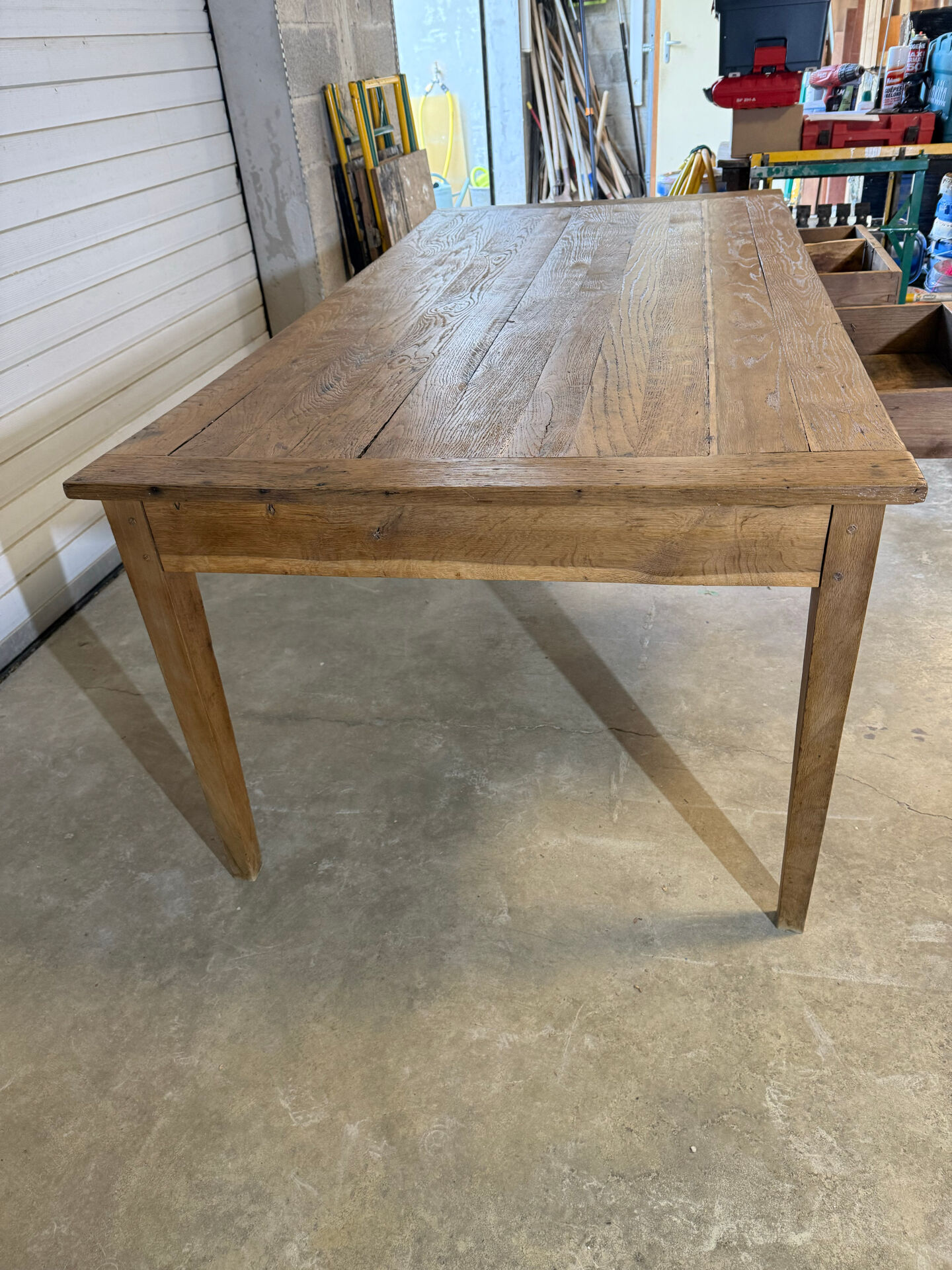 Farm table