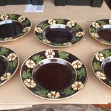 6 glazed terracotta plates
