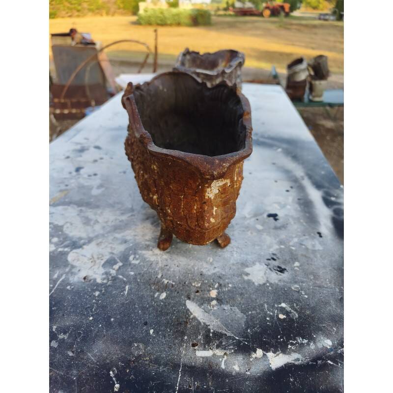 Pair of cast iron planters from 1900 in Charleville - Mézières