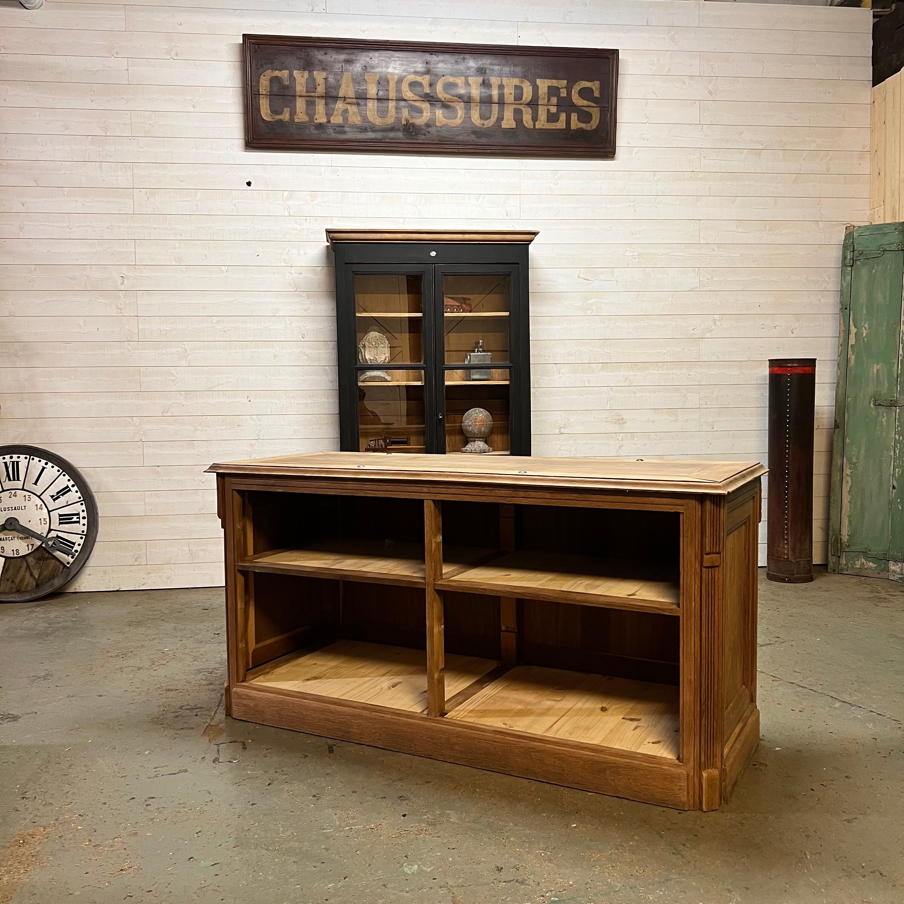 Shelf-based retail counter