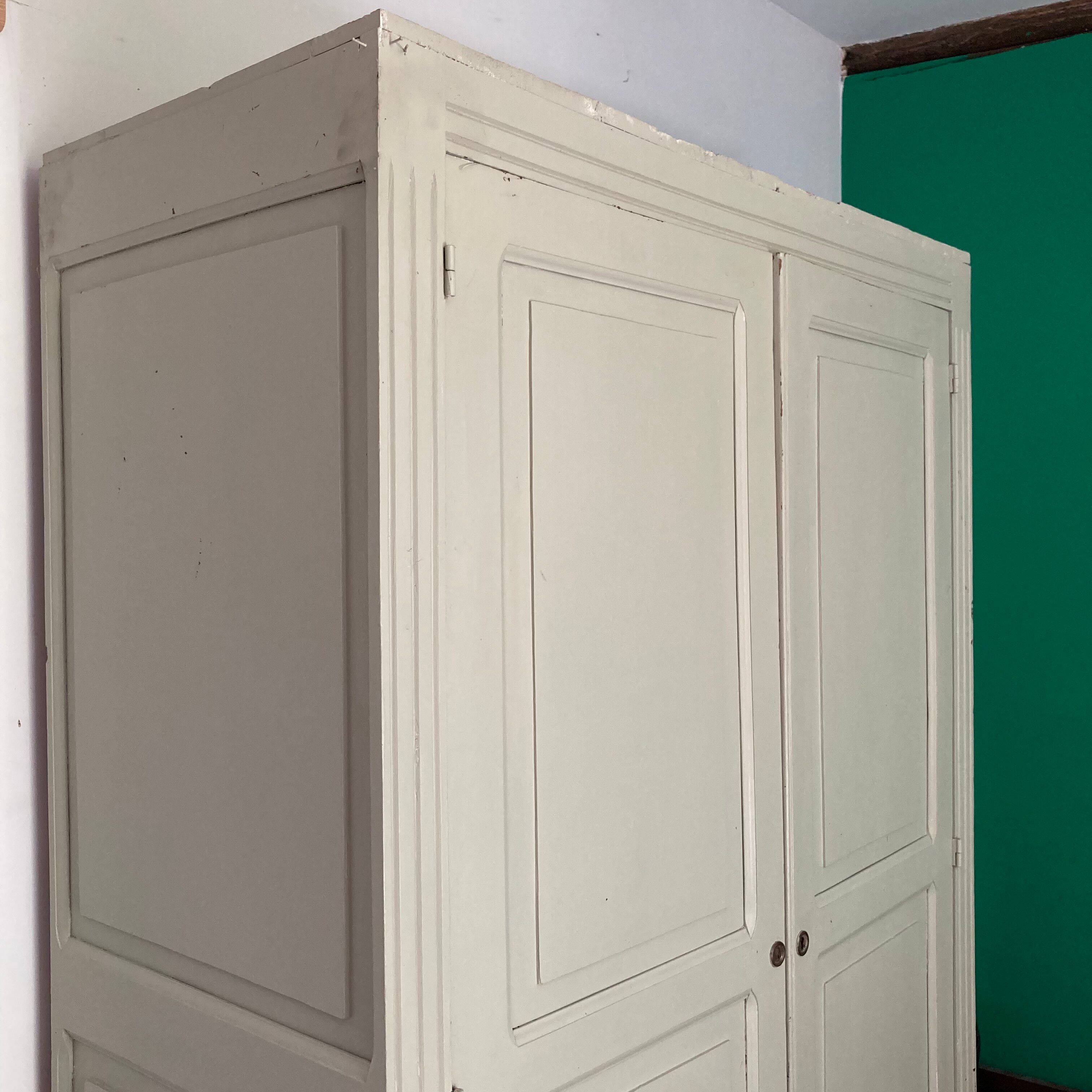 Armoire parisienne verte