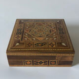 Jewelry box in wood and mother-of-pearl