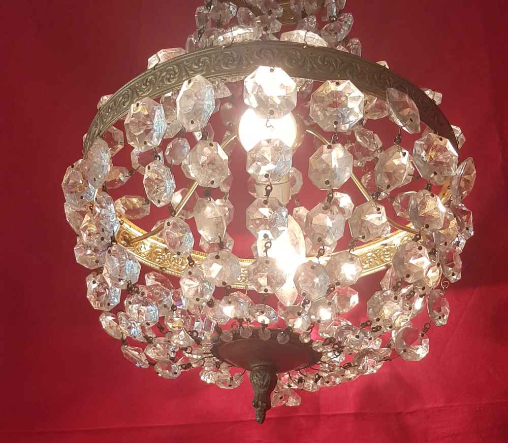 Balloon chandelier with stamps
