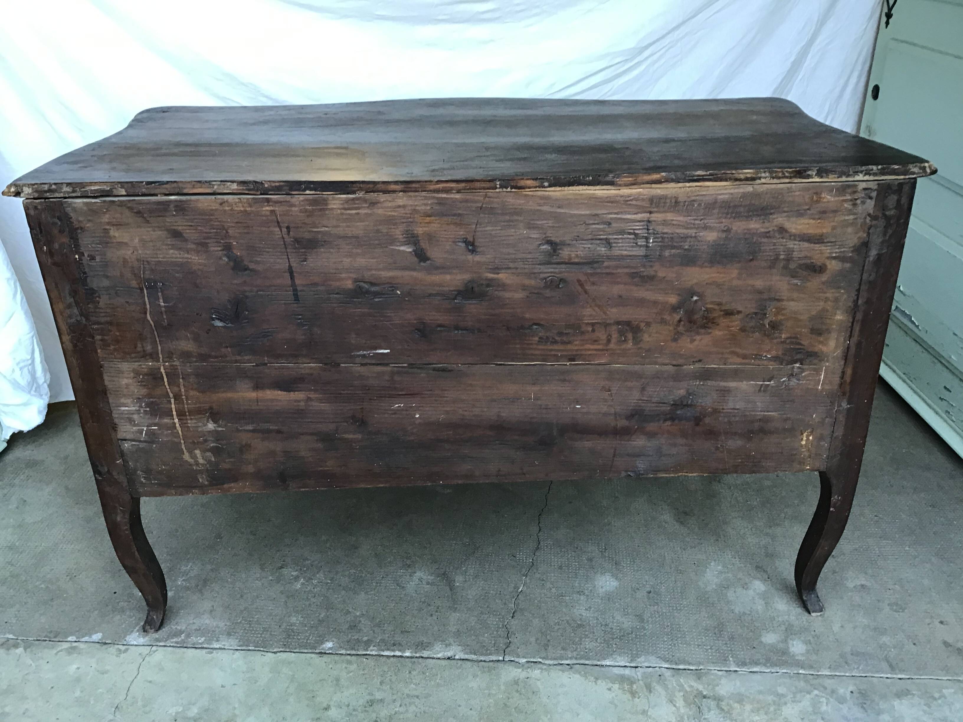 Louis XV sauté pan curved on all sides with 2 drawers on the front