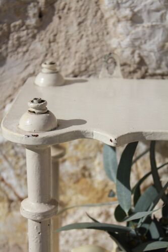 Shelf coils old patinated