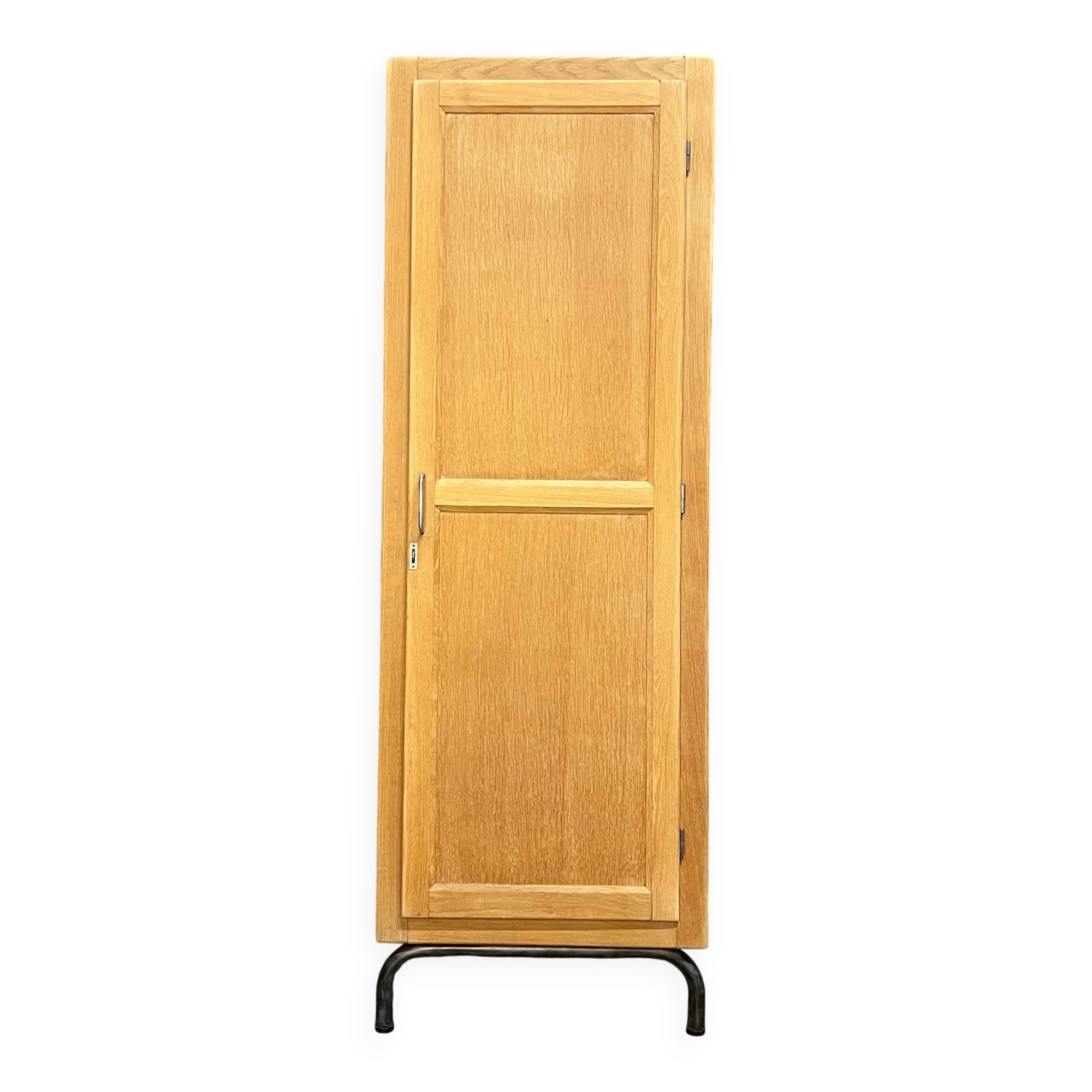 Internship wardrobe in the style of Jacques Hitier