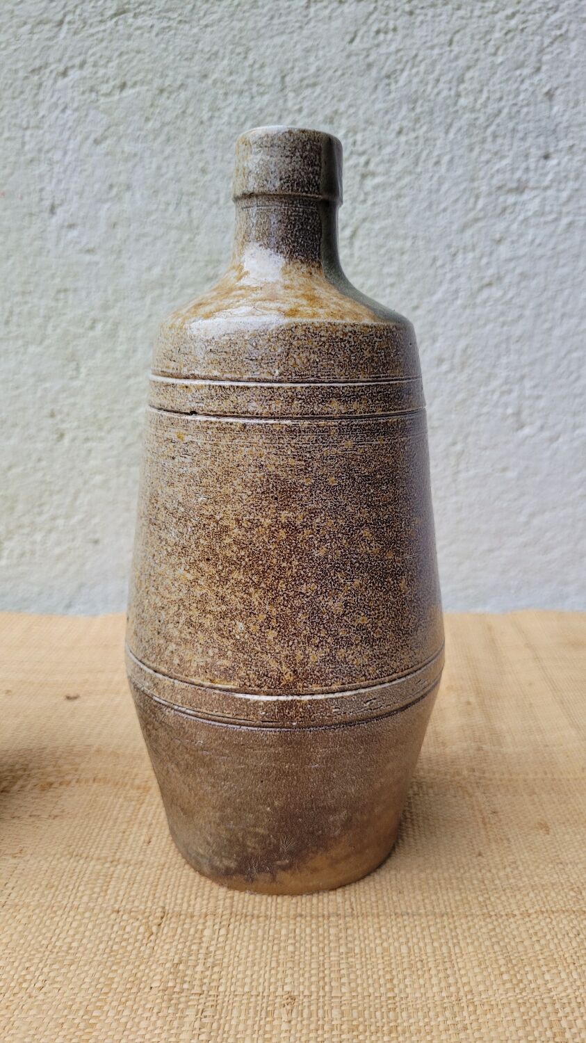 2 stoneware bottles