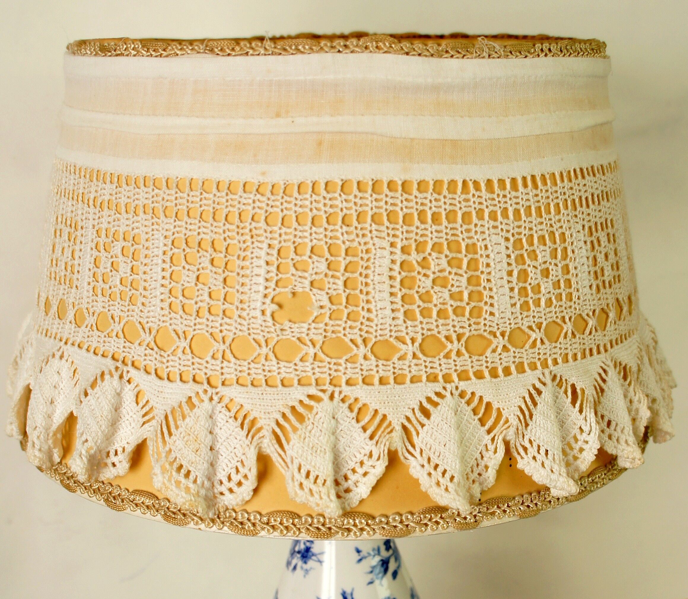 Porcelain lamp painted "blue flowers"