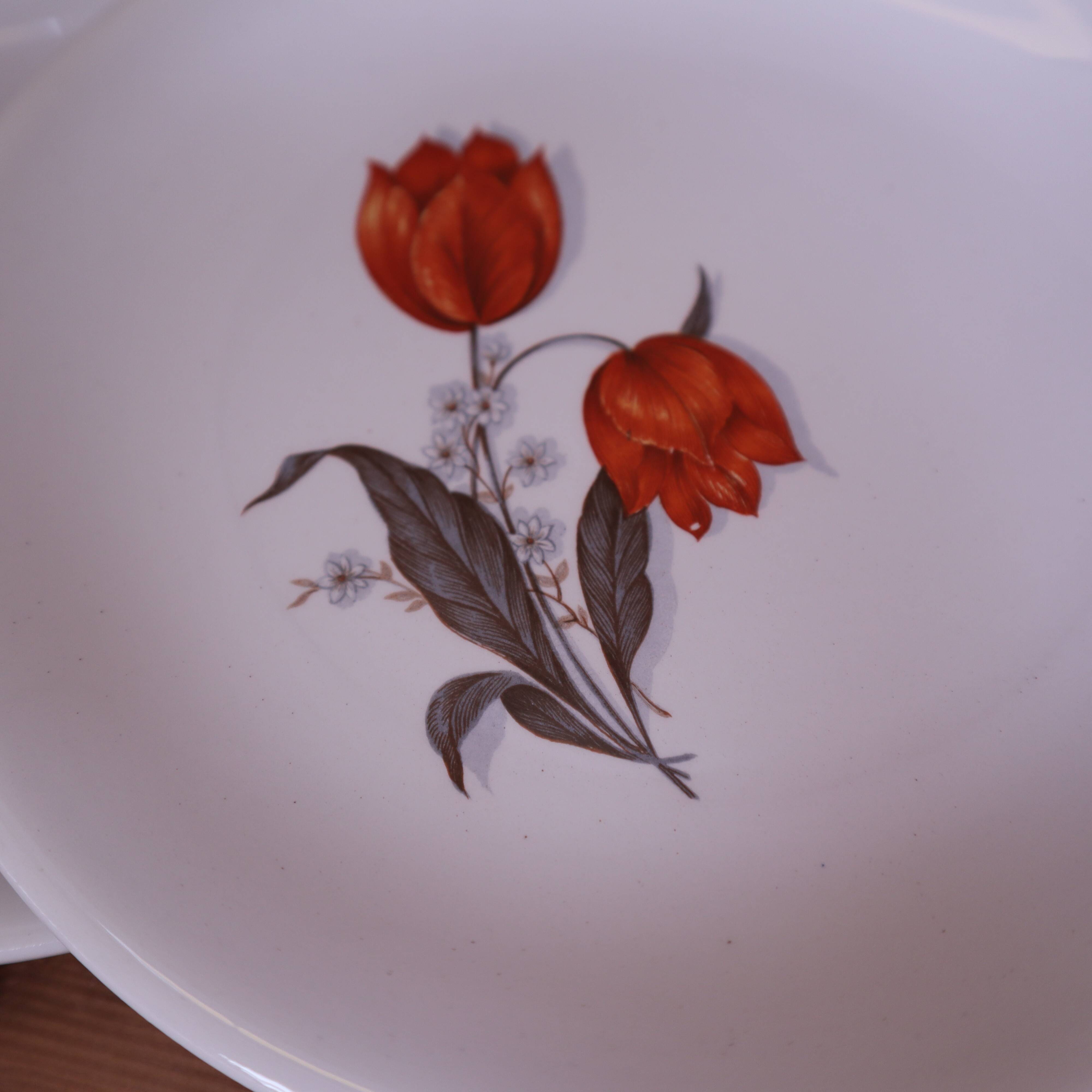 Set of 6 dessert plates and its cake dish Moulin des Loups.