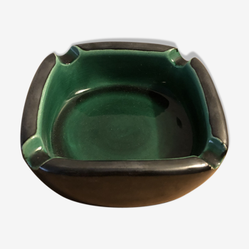 Enamelled ceramic ashtray