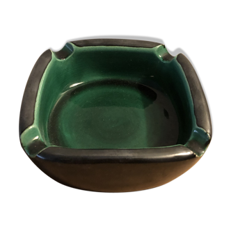 Enamelled ceramic ashtray