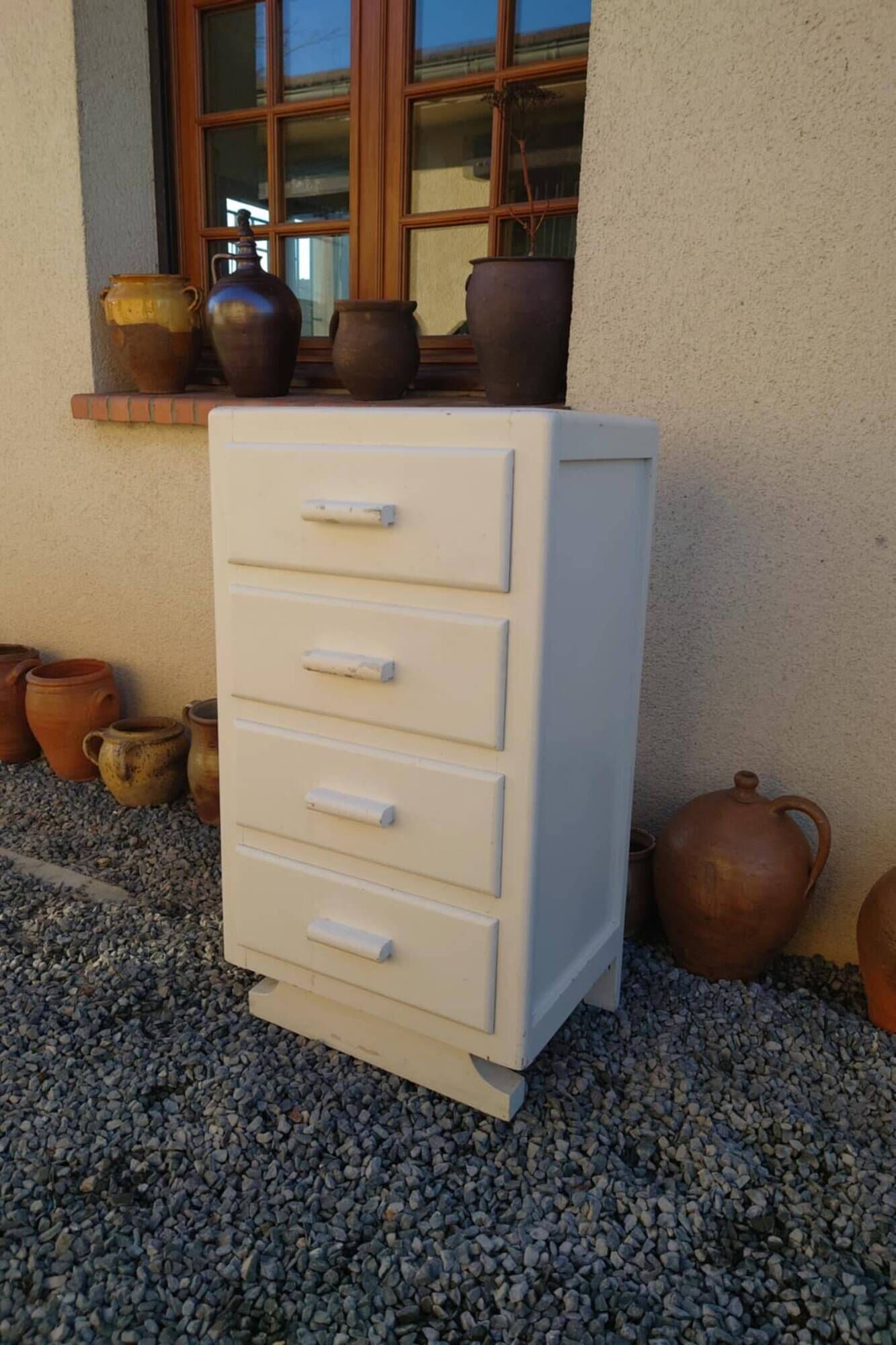 Art Deco chest of drawers in white painted wood with 4 drawers
