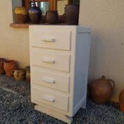 Art Deco chest of drawers in white painted wood with 4 drawers