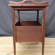 Mahogany service with flaps with removable glass top 67 x 46 cm