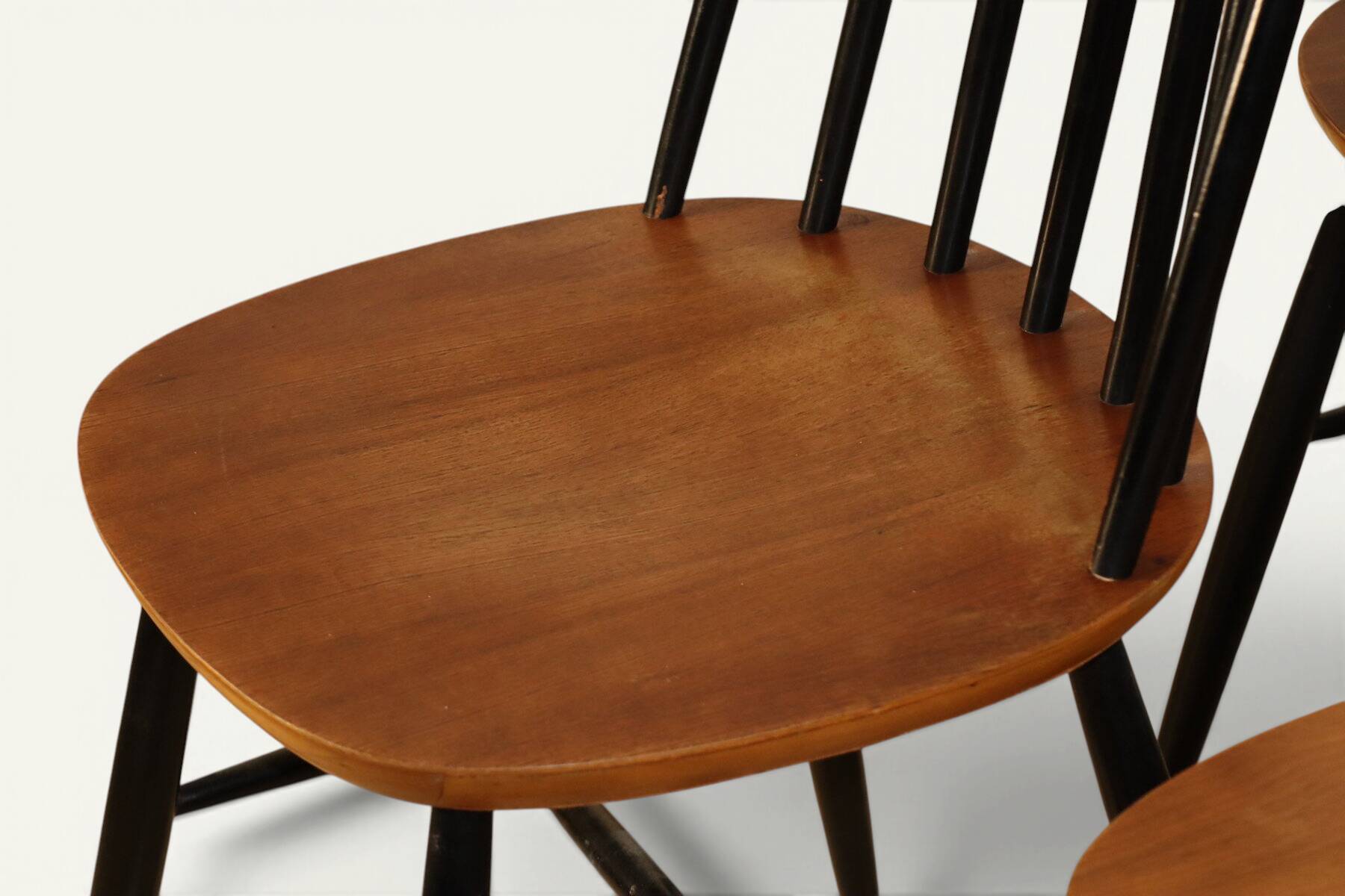 Set of 4 vintage wooden chairs, 1960s
