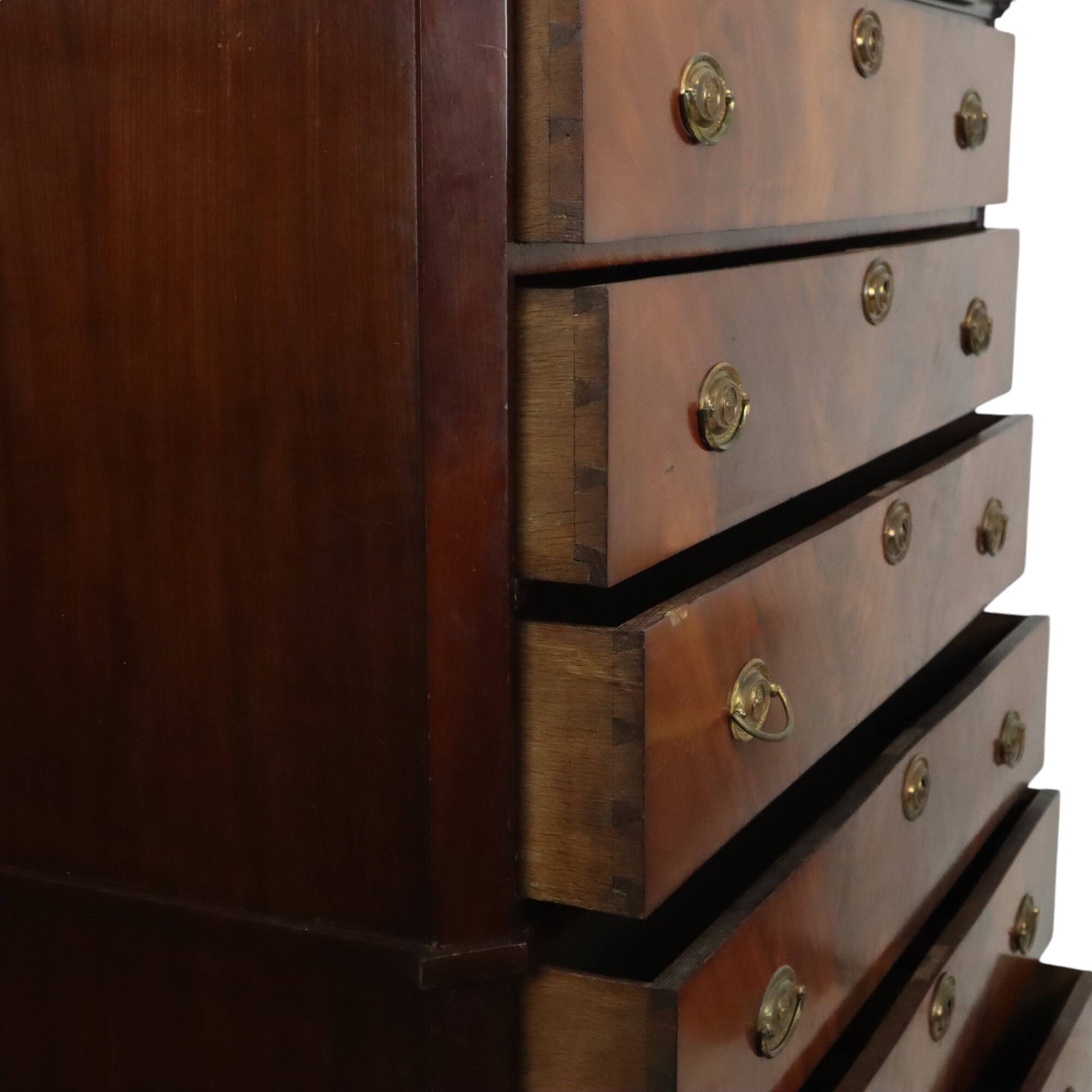 Commode Chiffonnière Ancienne en Acajou Flammé sur Chêne XIXe Siècle