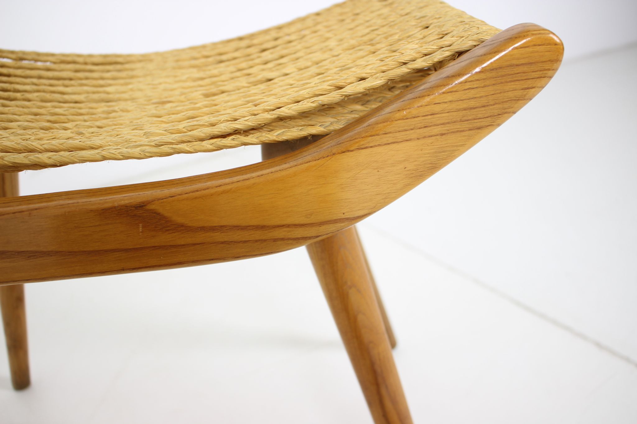 Tabouret en bois du milieu du siècle/ ULUV, Tchécoslovaquie
