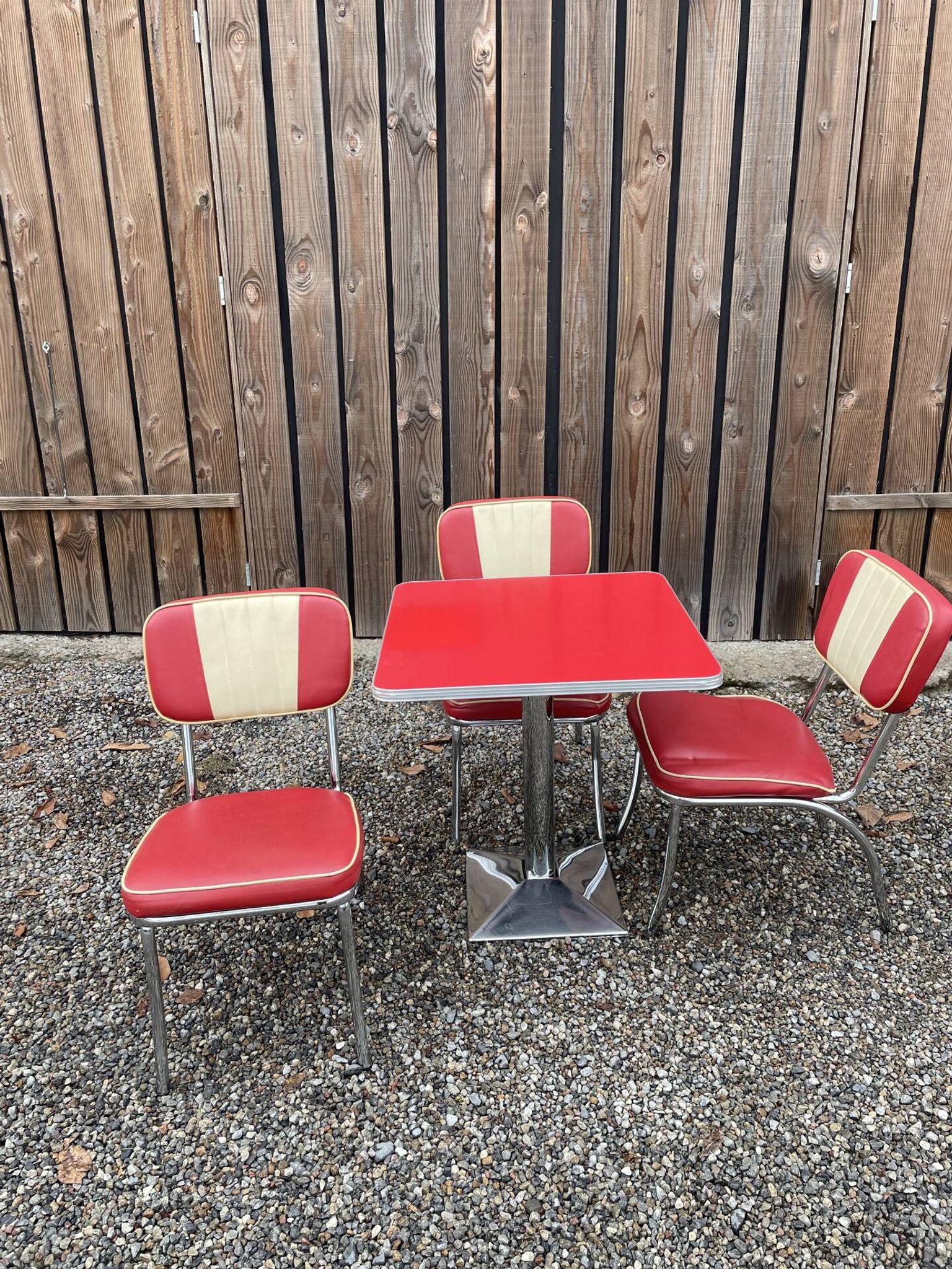 Set of 3 chairs and retro bar table