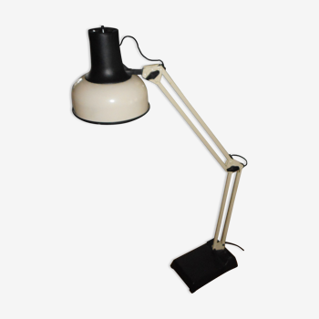 Lampe d'atelier articulée