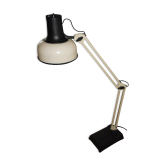 Articulated workshop lamp