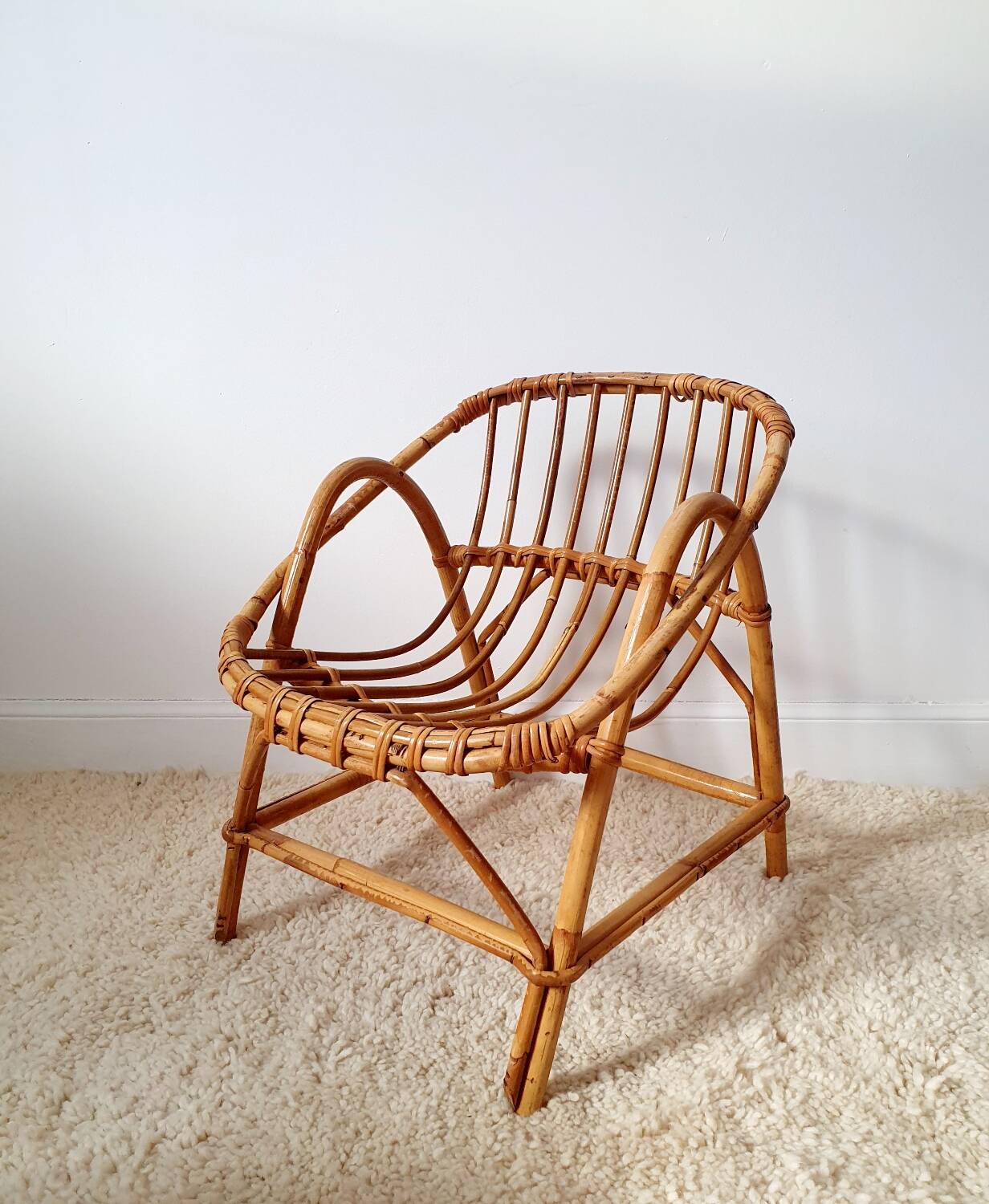 Children's rattan basket armchair