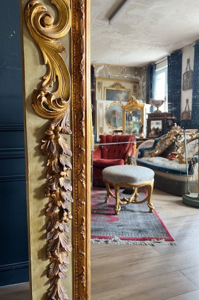 Italian mirror from the Napoleon III period in painted and gilded wood