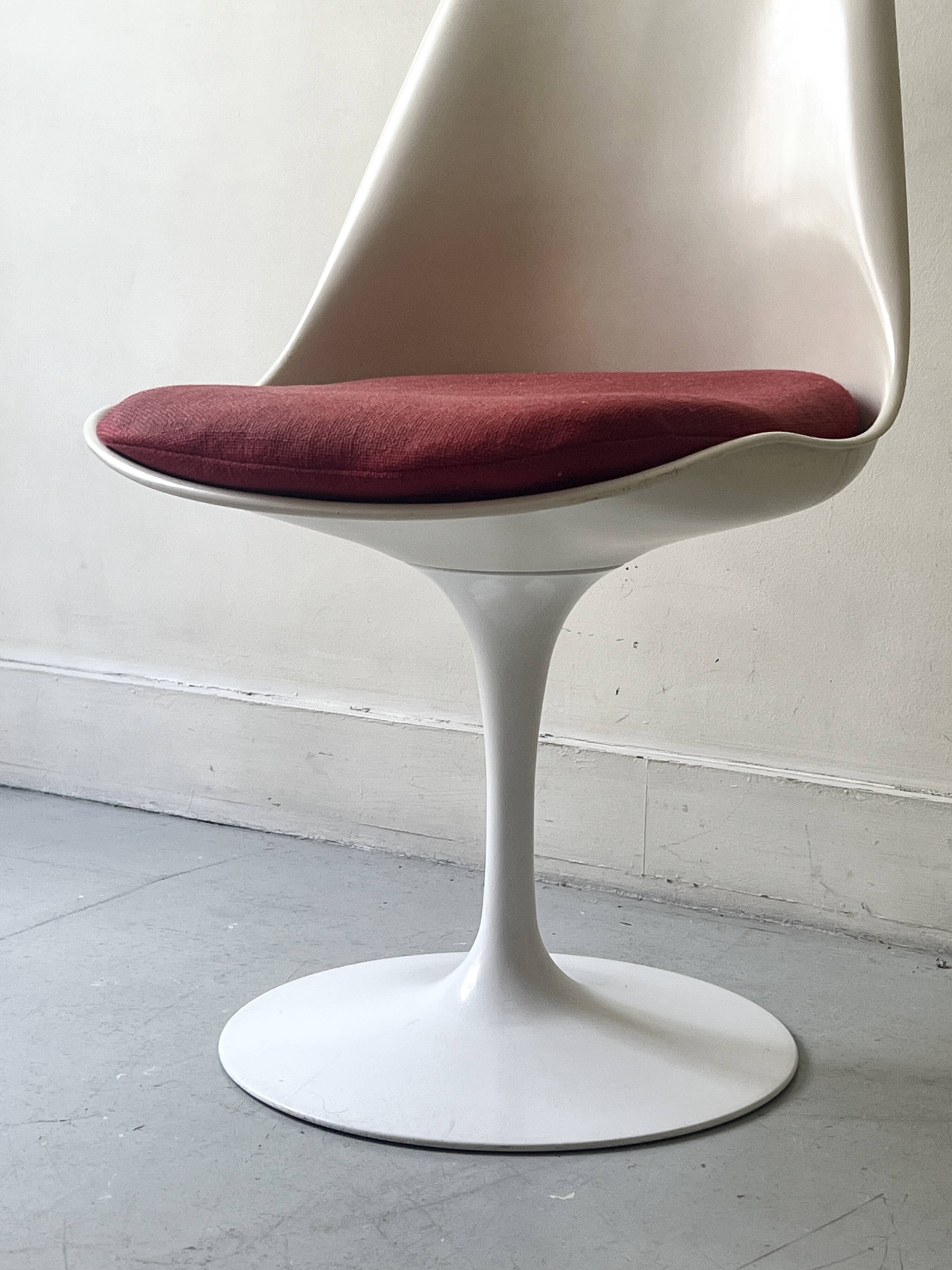 Tulip chair Eero Saarinen signed Knoll International, design 1970