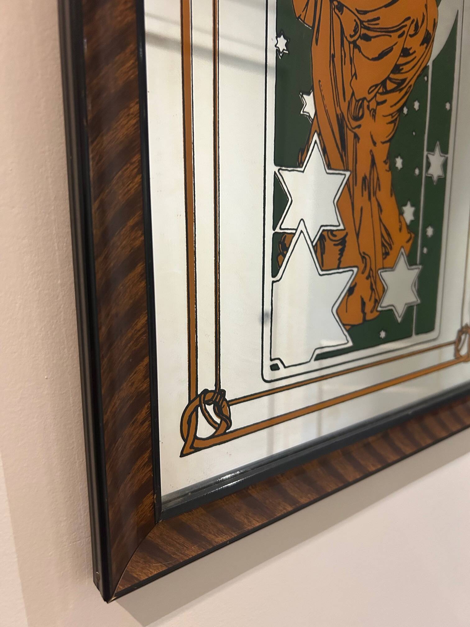 mirror 70s Mucha Crissant