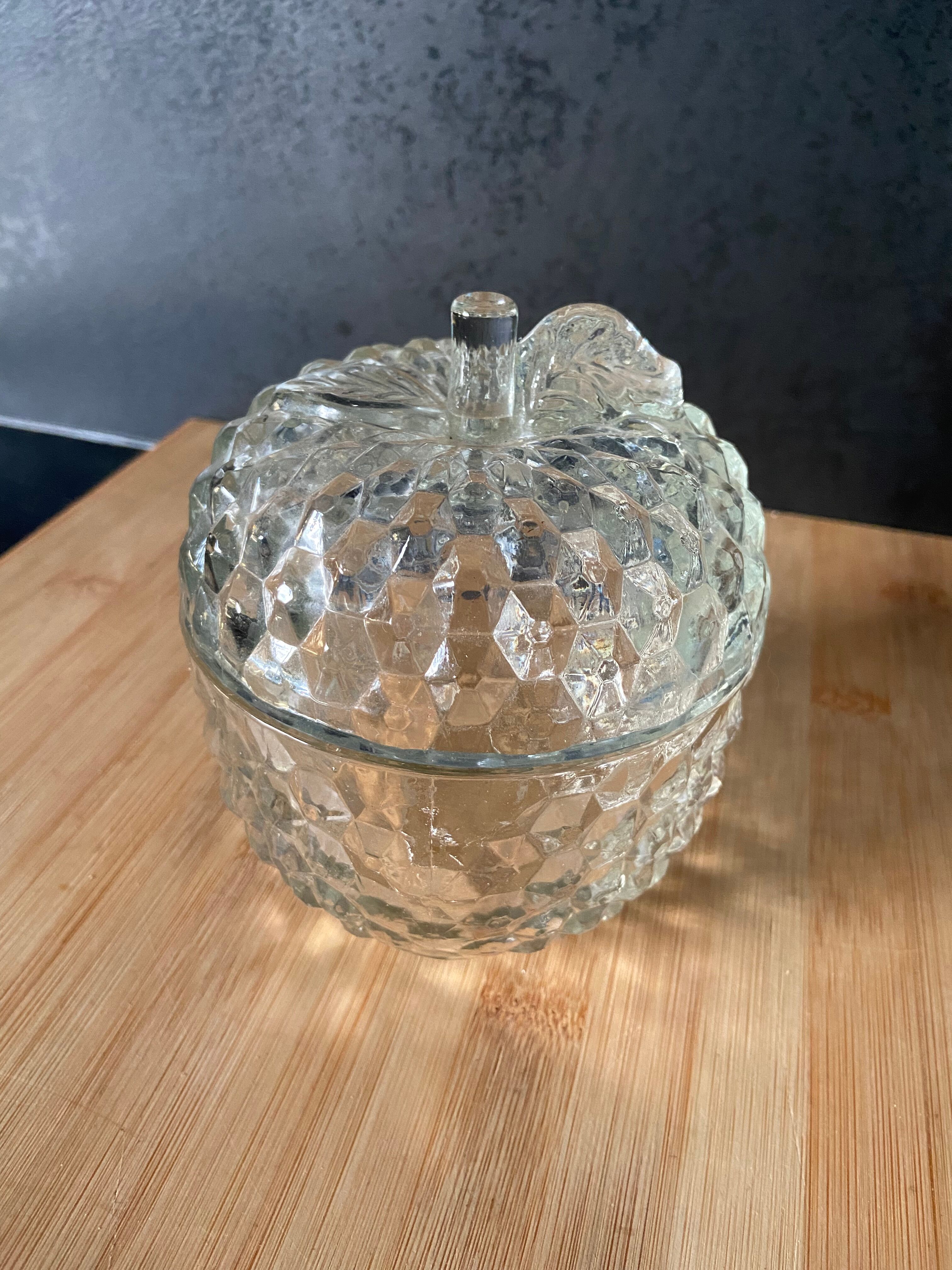 Apple-shaped glass box