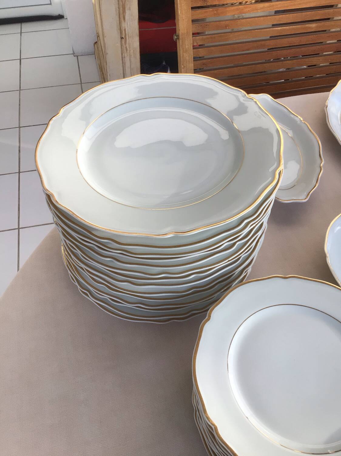 Porcelain dinner service