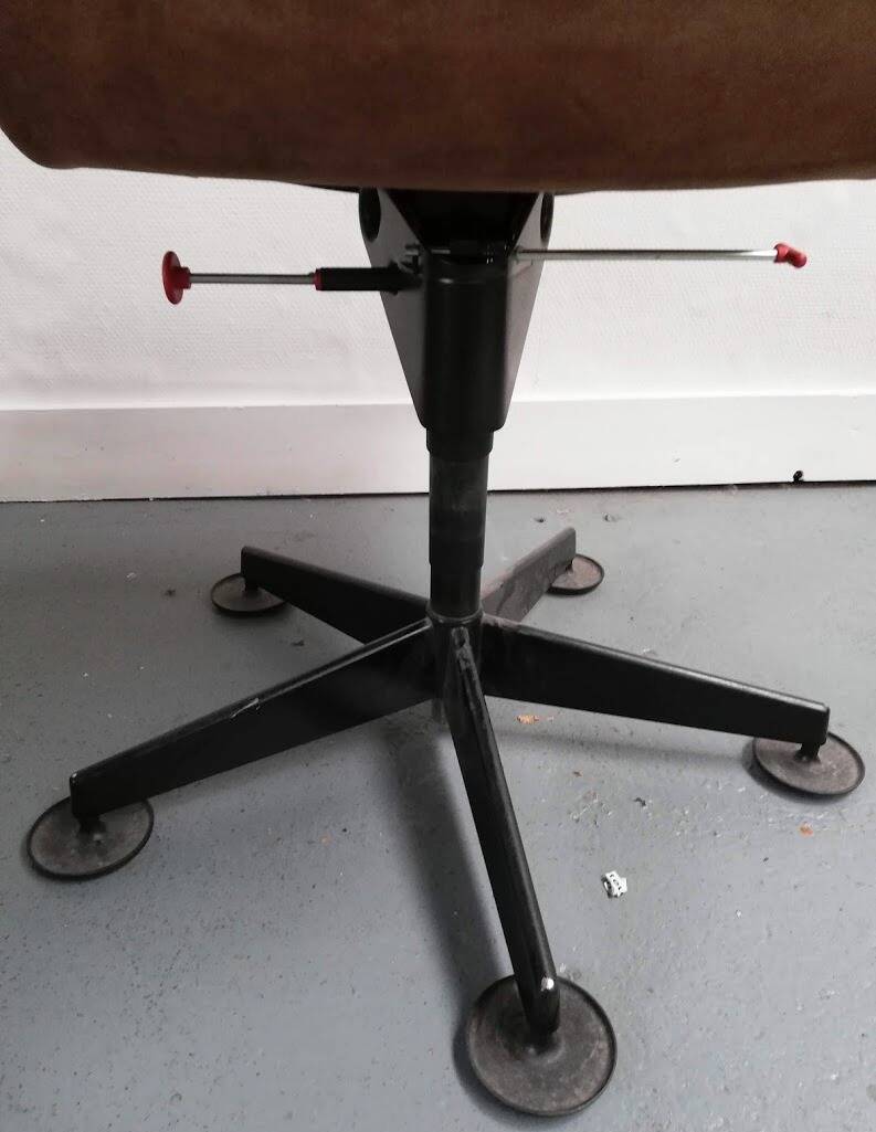 Sapper office chair, Knoll