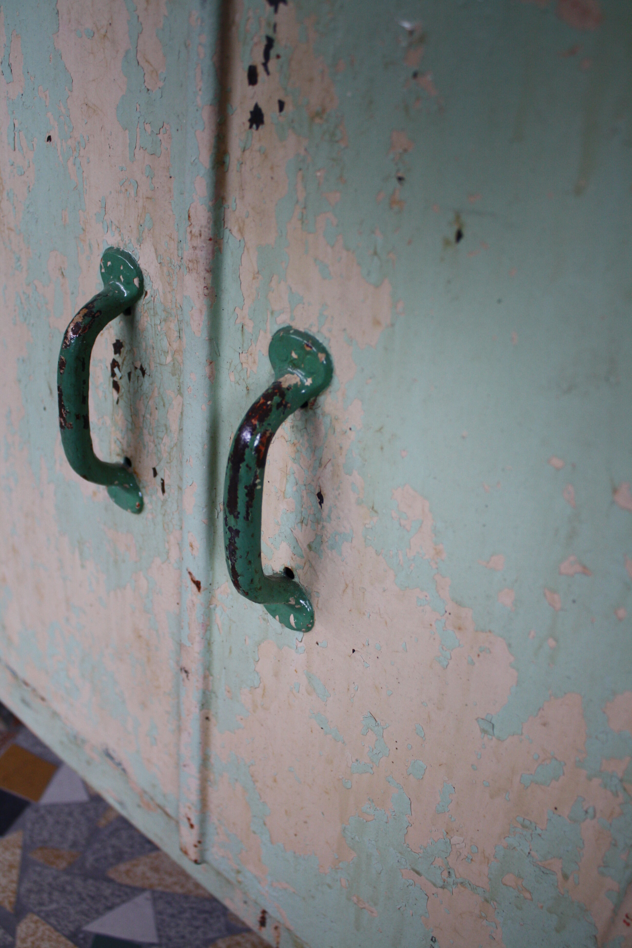 Industrial low metal buffet