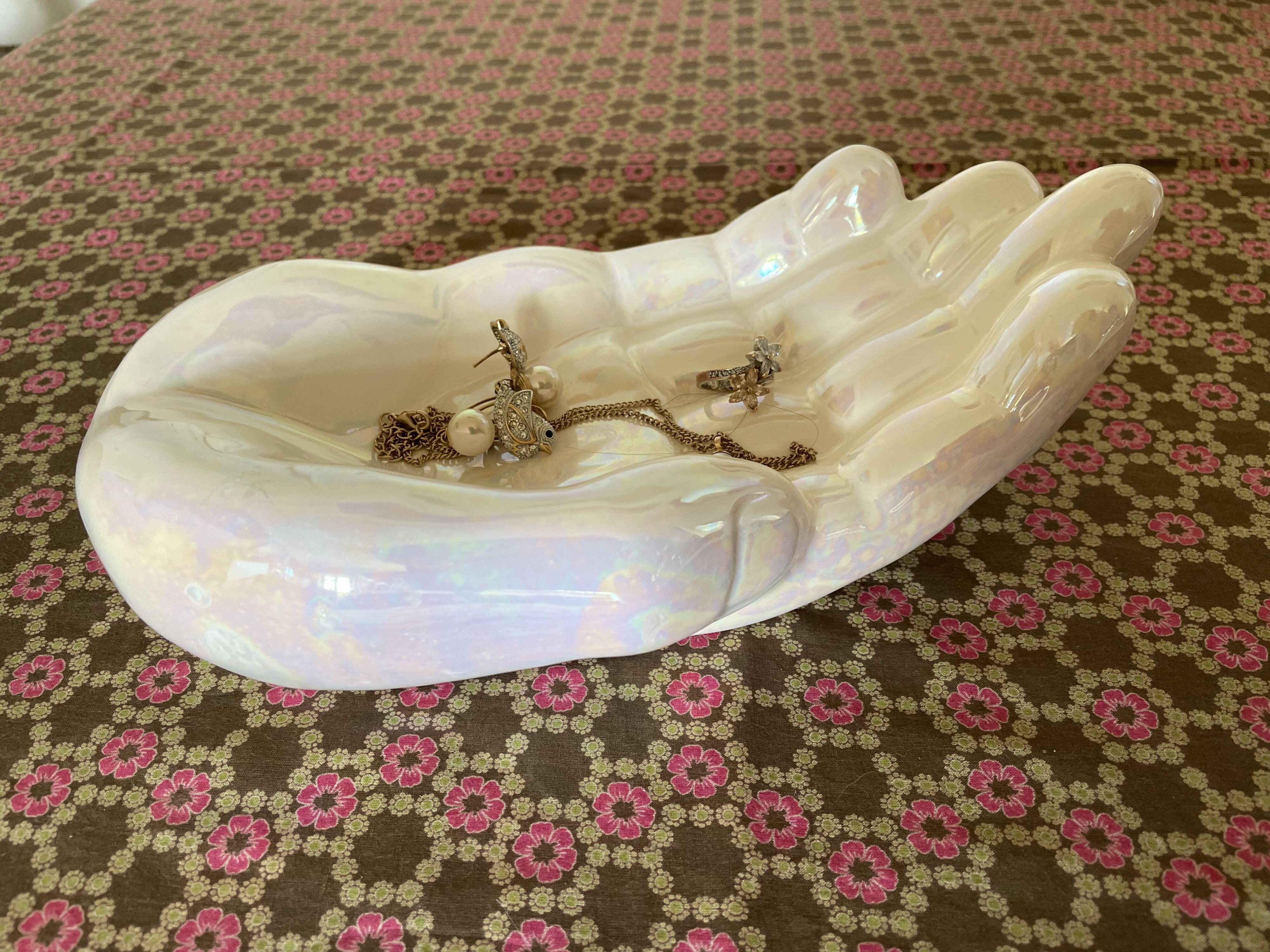 Empty ceramic hand pocket 1970