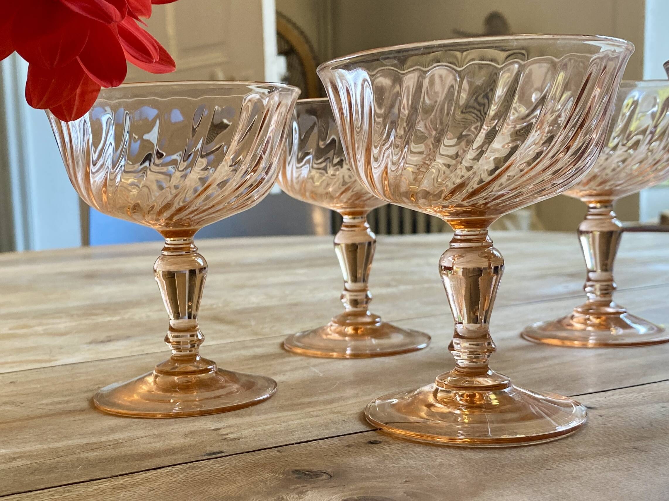 Set of 6 vintage rosaline champagne glasses