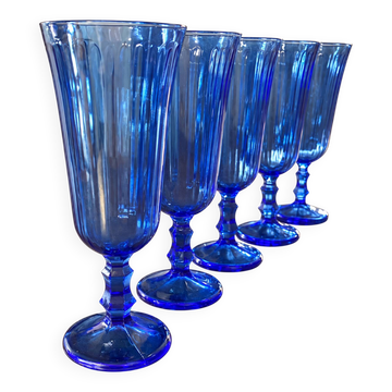 Lot de 5 flûtes à champagne en verre bleu à pied facetté