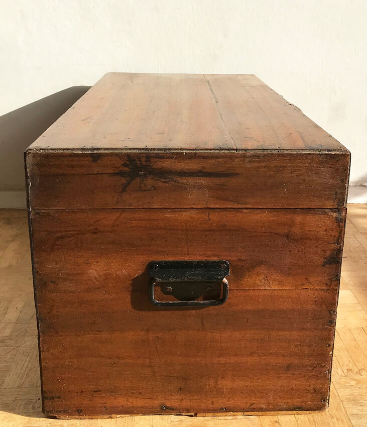 Coffre en bois de camphre - première moitié du XXe s
