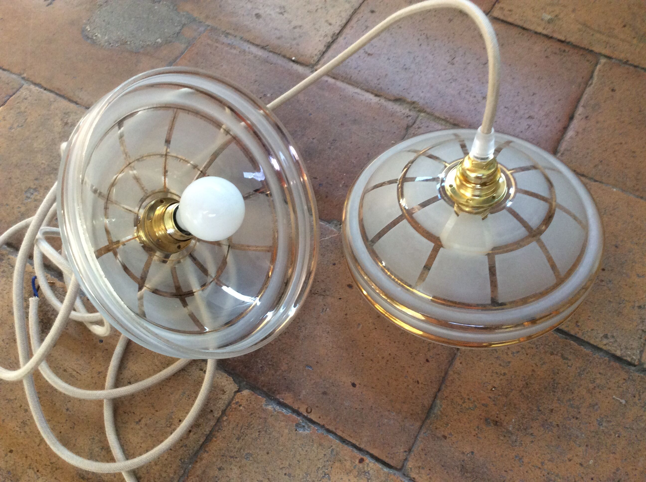 Vintage opaline suspension duo