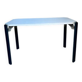 Bruno rey table for Kush and co