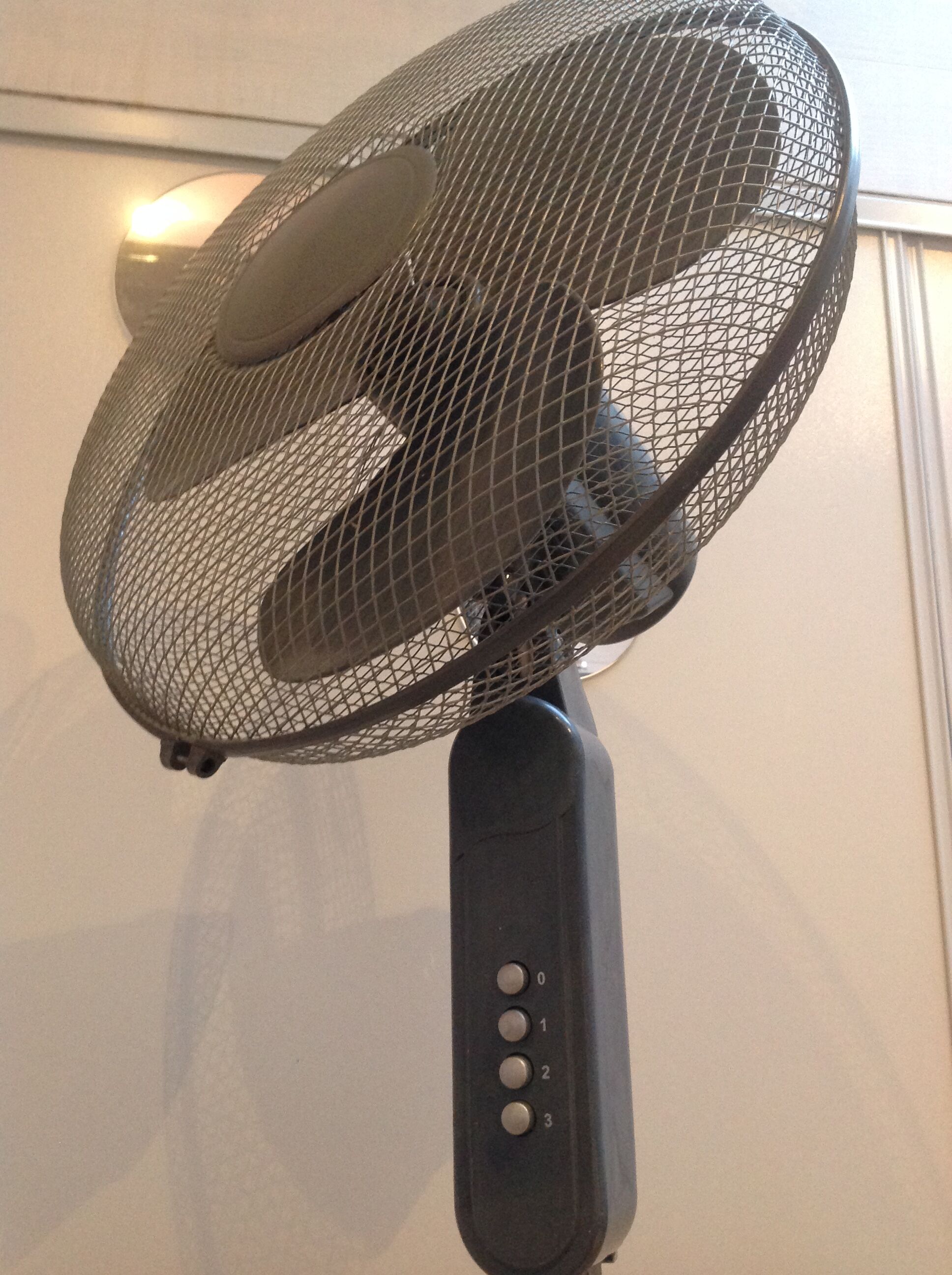 Anthracite grey fan on foot tripods 70/80