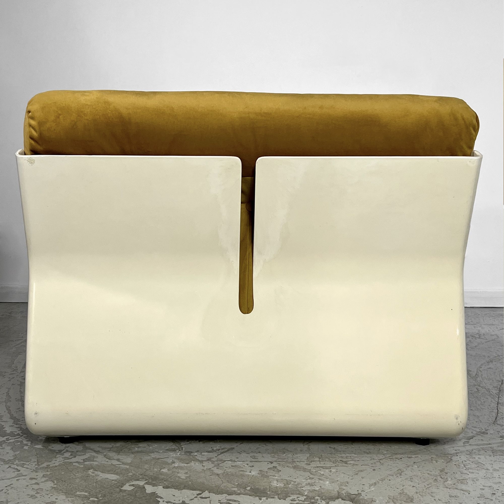 Pair of Amanta chauffeuses by Mario Bellini for B&B Italia 1960s