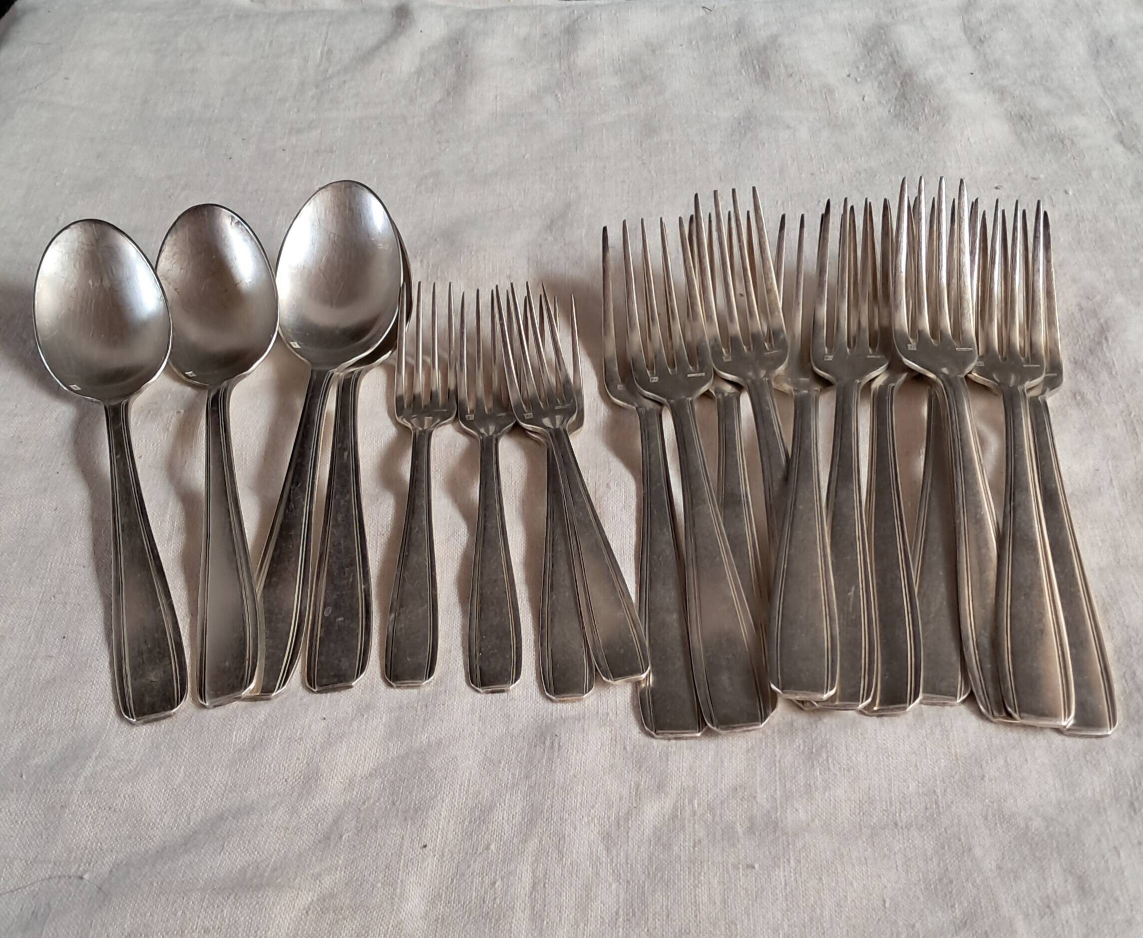 Set of 19 antique silver-plated cutlery by Ercuis - Art Deco style.