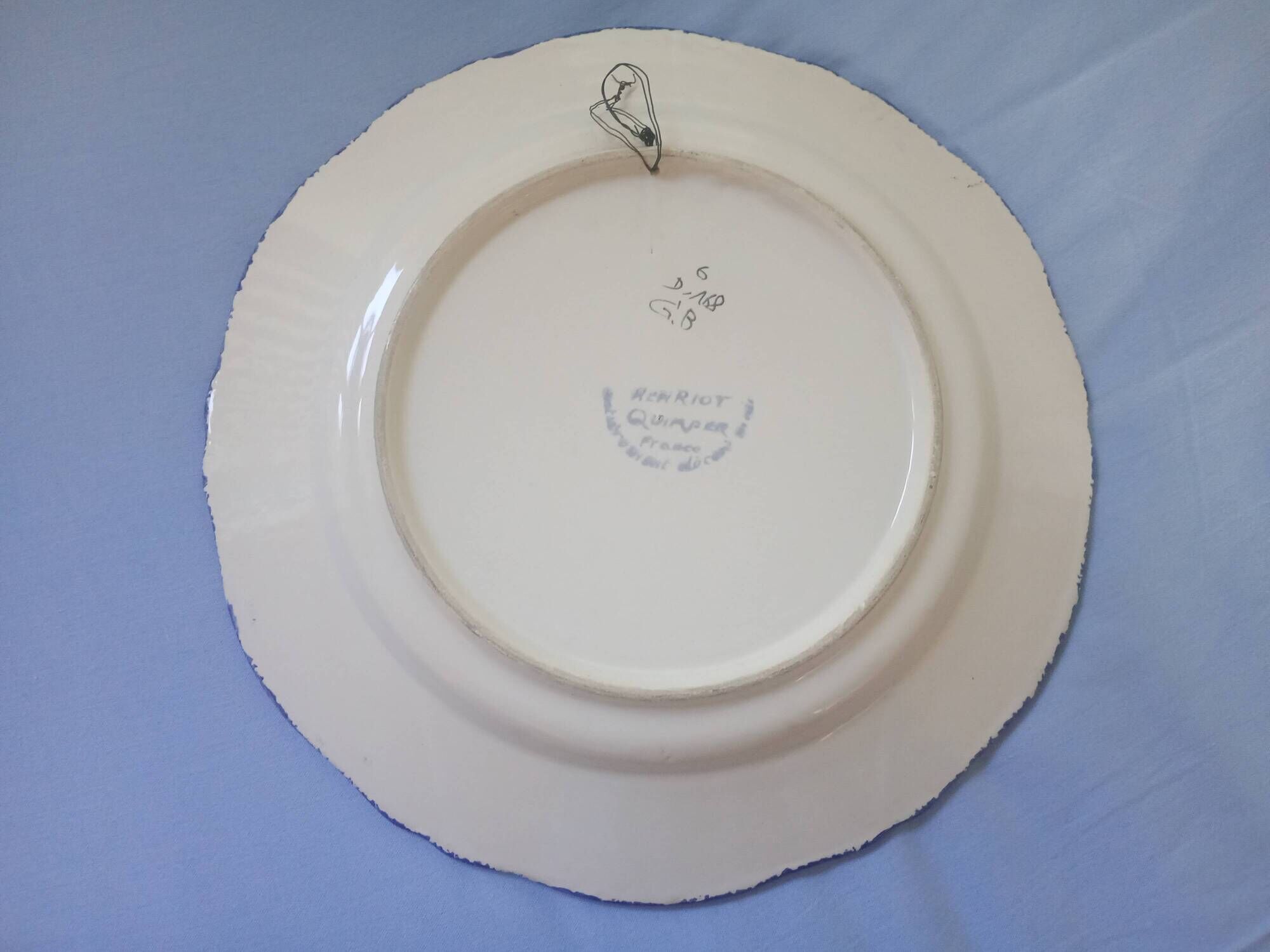 Henriot quimper france - wall plate with flowers - hand-decorated faience